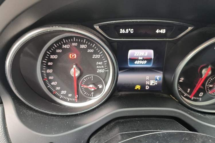 Used Mercedes-Benz GLA 2018 GLA 200 Sport Edition Odometer Close Up