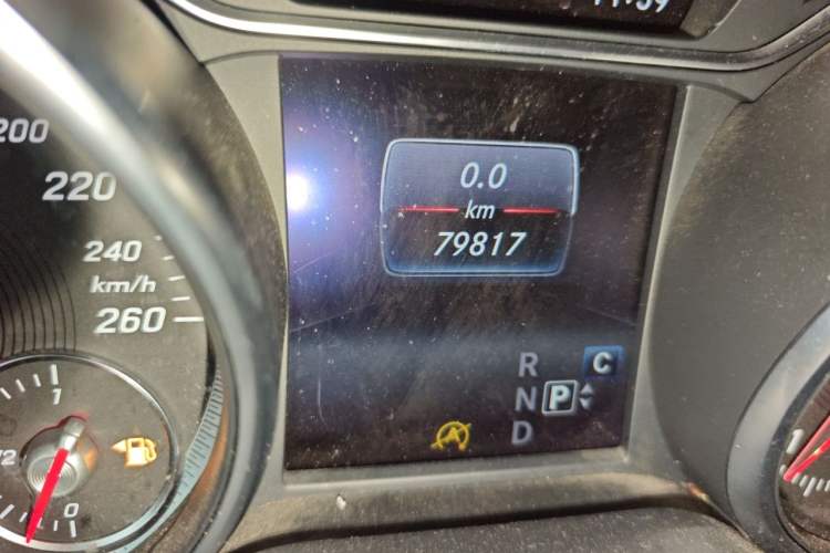 Used Mercedes-Benz GLA 2018 GLA 200 Sport Edition Odometer Close Up