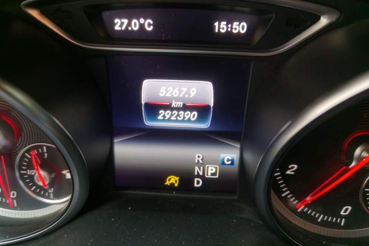 Used Mercedes-Benz GLA 2018 GLA 200 Sport Edition Odometer Close Up
