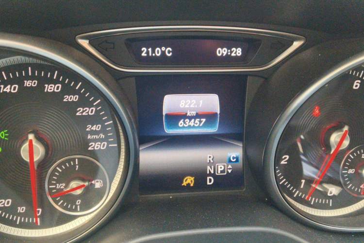 Used Mercedes-Benz GLA 2018 GLA 200 Sport Edition Odometer Close Up
