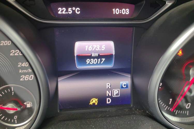 Used Mercedes-Benz GLA 2018 GLA 200 Sport Edition Odometer Close Up