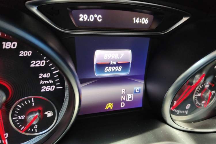 Used Mercedes-Benz GLA 2018 GLA 200 Sport Edition Odometer Close Up