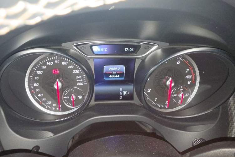 Used Mercedes-Benz GLA 2018 GLA 200 Fashion Model Odometer Close Up