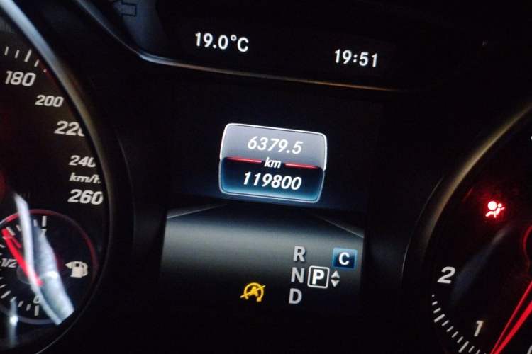 Used Mercedes-Benz GLA 2018 GLA 200 Sport Edition Odometer Close Up