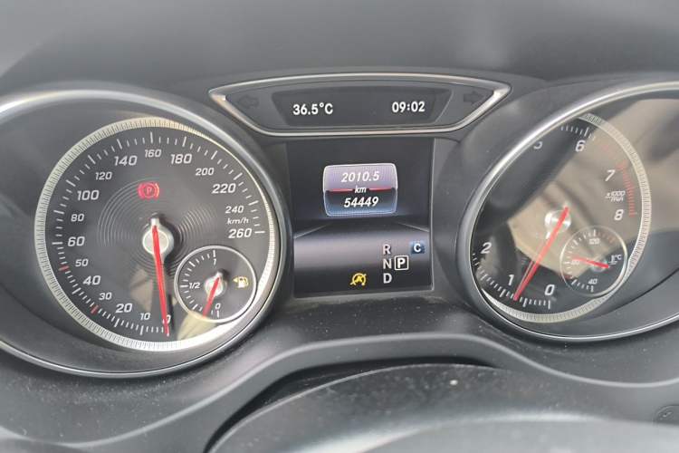 Used Mercedes-Benz GLA 2018 GLA 200 Fashion Model Odometer Close Up