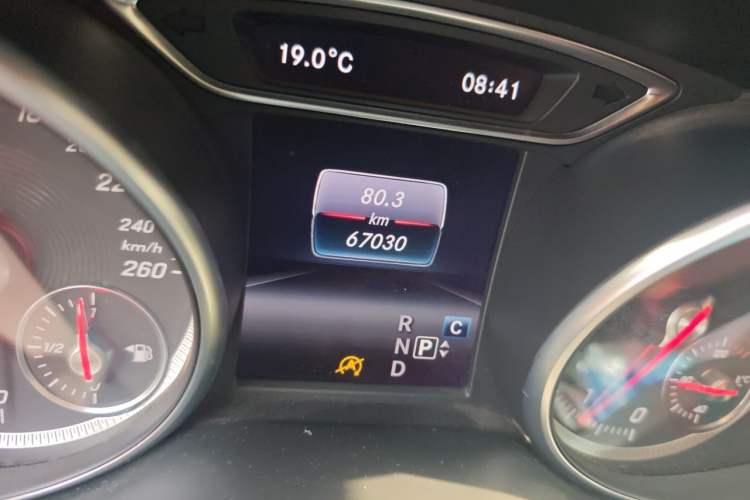 Used Mercedes-Benz GLA 2018 GLA 200 Sport Edition Odometer Close Up
