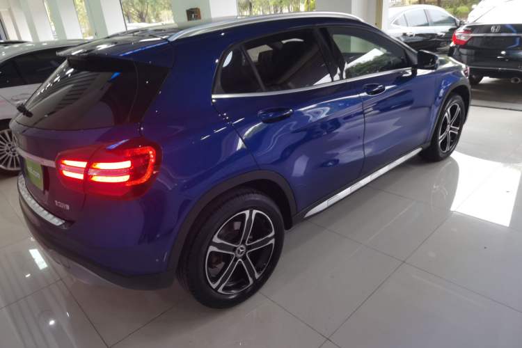 Used Mercedes-Benz GLA 2018 GLA 200 Fashion Model Rear Right 45 Deg