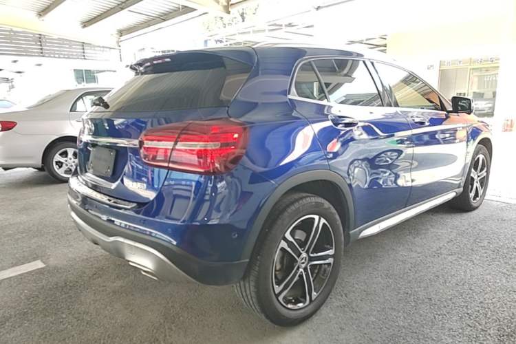 Used Mercedes-Benz GLA 2018 GLA 200 Fashion Model Rear Right 45 Deg