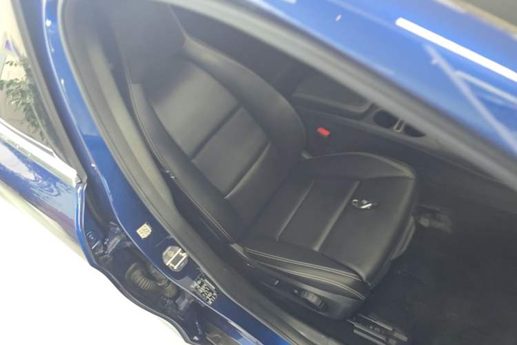 Used Mercedes-Benz GLA 2018 GLA 200 Sport Edition Right Front Seat