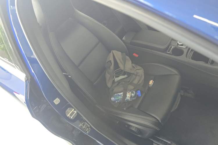 Used Mercedes-Benz GLA 2018 GLA 200 Sport Edition Right Front Seat