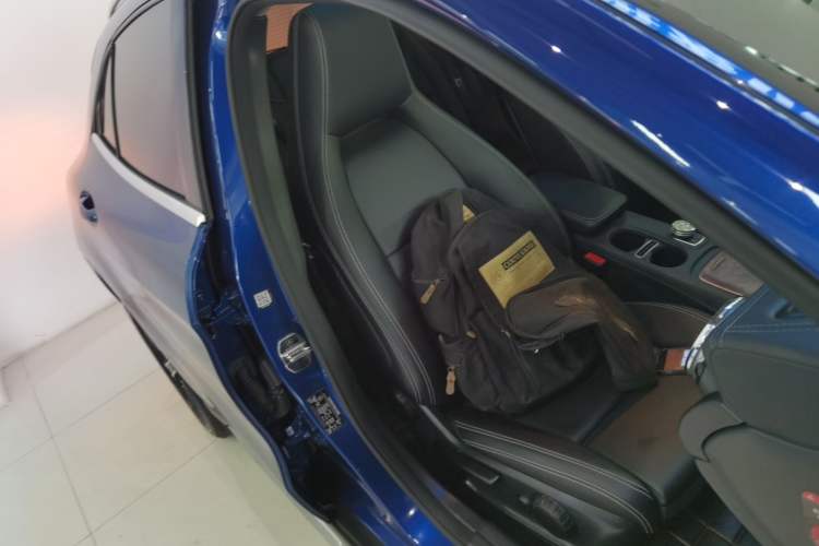 Used Mercedes-Benz GLA 2018 GLA 200 Fashion Model Right Front Seat