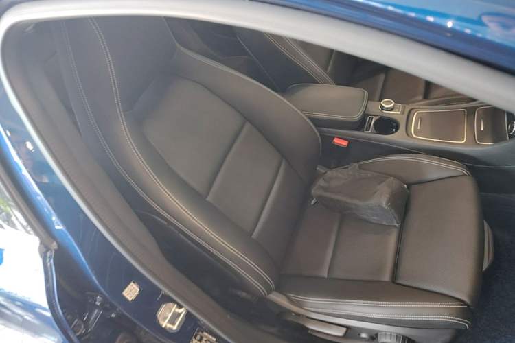 Used Mercedes-Benz GLA 2018 GLA 200 Fashion Model Right Front Seat