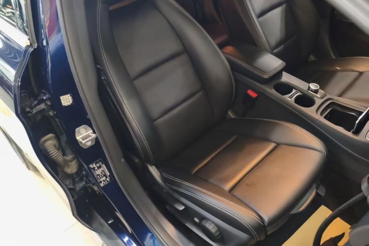 Used Mercedes-Benz GLA 2018 GLA 200 Sport Edition Right Front Seat