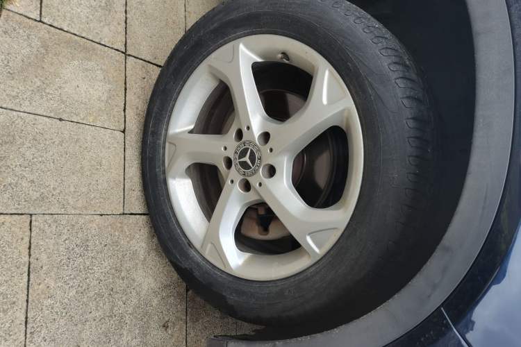 Used Mercedes-Benz GLA 2018 GLA 200 Sport Edition Right Front Wheel Hub
