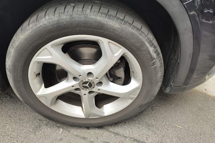Used Mercedes-Benz GLA 2018 GLA 200 Sport Edition Right Front Wheel Hub