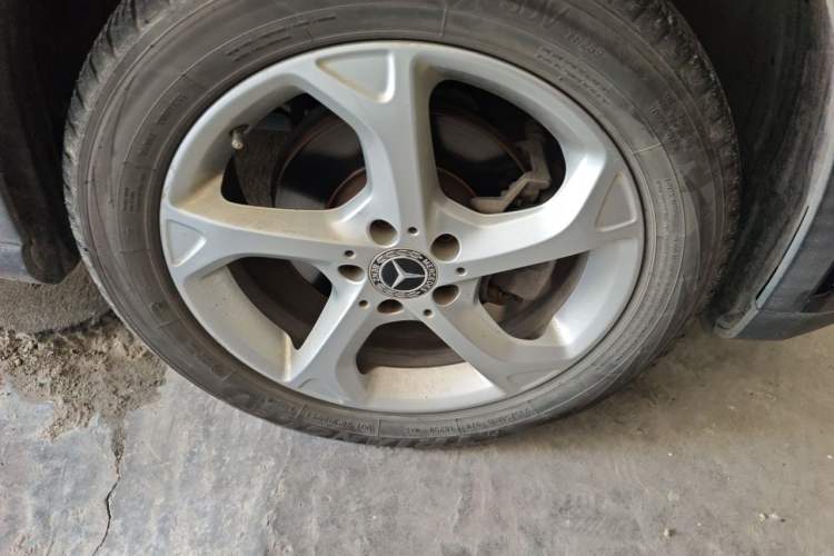 Used Mercedes-Benz GLA 2018 GLA 200 Sport Edition Right Front Wheel Hub