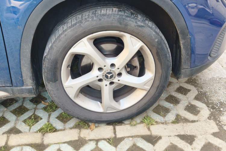 Used Mercedes-Benz GLA 2018 GLA 200 Sport Edition Right Front Wheel Hub