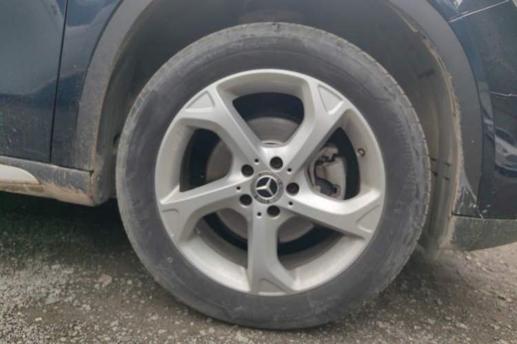 Used Mercedes-Benz GLA 2018 GLA 200 Sport Edition Right Front Wheel Hub