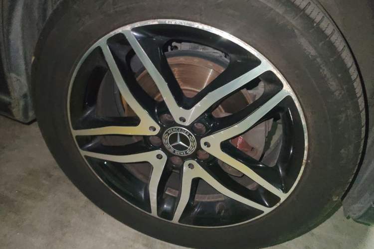 Used Mercedes-Benz GLA 2018 GLA 200 Fashion Model Right Front Wheel Hub