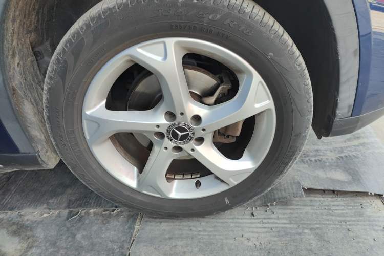 Used Mercedes-Benz GLA 2018 GLA 200 Sport Edition Right Front Wheel Hub
