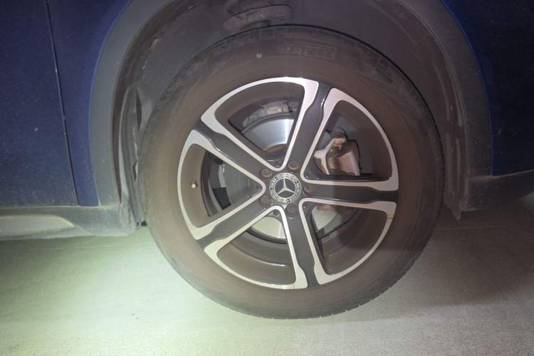 Used Mercedes-Benz GLA 2018 GLA 200 Fashion Model Right Front Wheel Hub