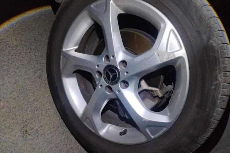 Used Mercedes-Benz GLA 2018 GLA 200 Sport Edition Right Front Wheel Hub