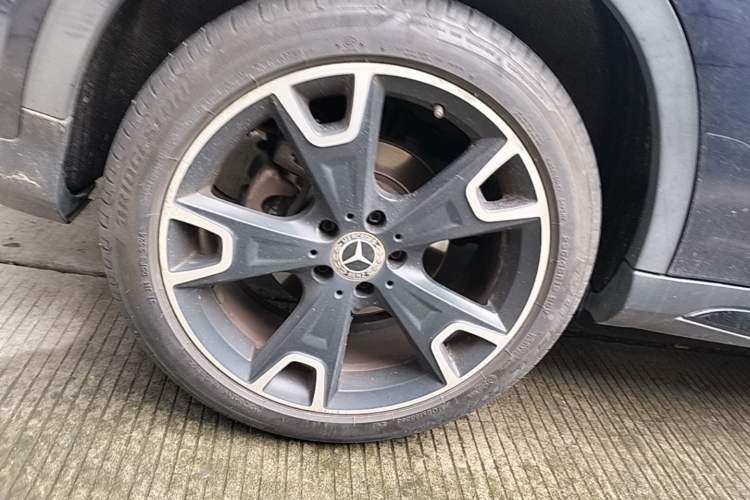 Used Mercedes-Benz GLA 2018 GLA 220 4MATIC Sport Edition Right Rear Wheel Hub