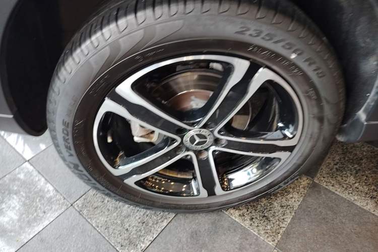 Used Mercedes-Benz GLA 2018 GLA 200 Fashion Model Right Rear Wheel Hub