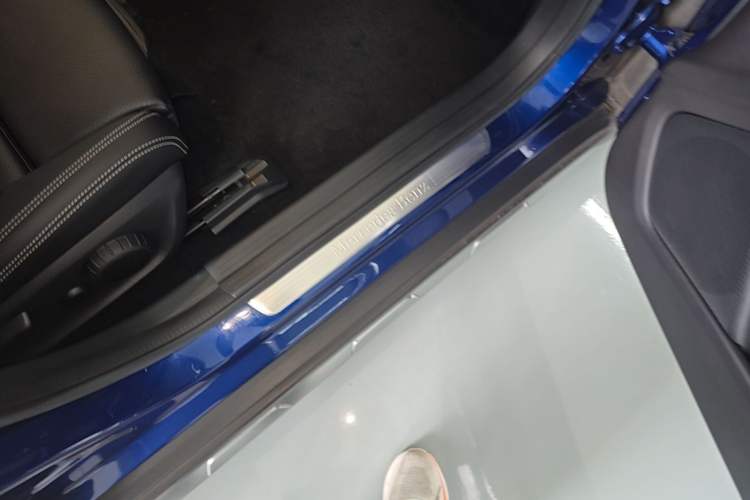 Used Mercedes-Benz GLA 2018 GLA 200 Sport Edition Right Side Sill