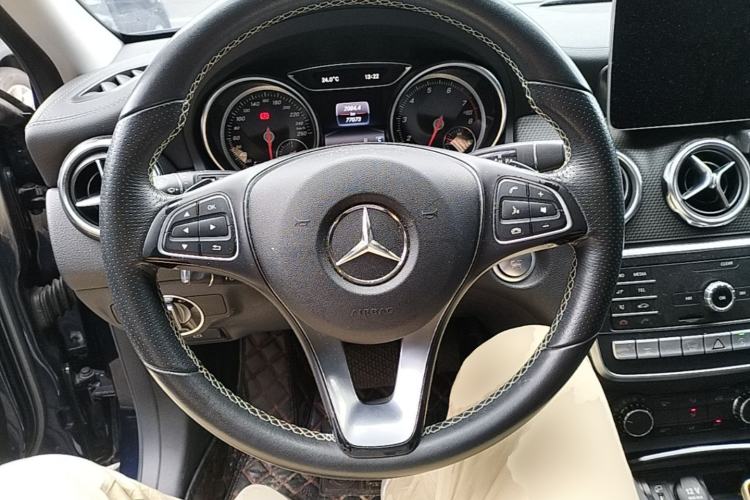 Used Mercedes-Benz GLA 2018 GLA 220 4MATIC Sport Edition Steering Wheel