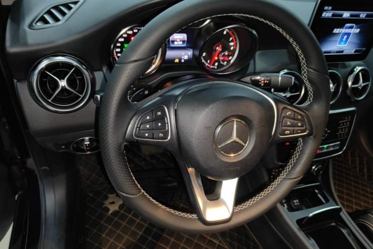 Used Mercedes-Benz GLA 2018 GLA 200 Sport Edition Steering Wheel