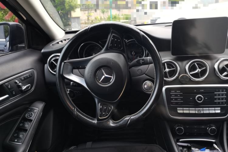 Used Mercedes-Benz GLA 2018 GLA 200 Sport Edition Steering Wheel