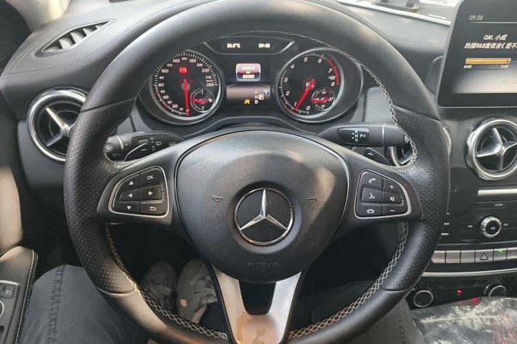Used Mercedes-Benz GLA 2018 GLA 200 Fashion Model Steering Wheel