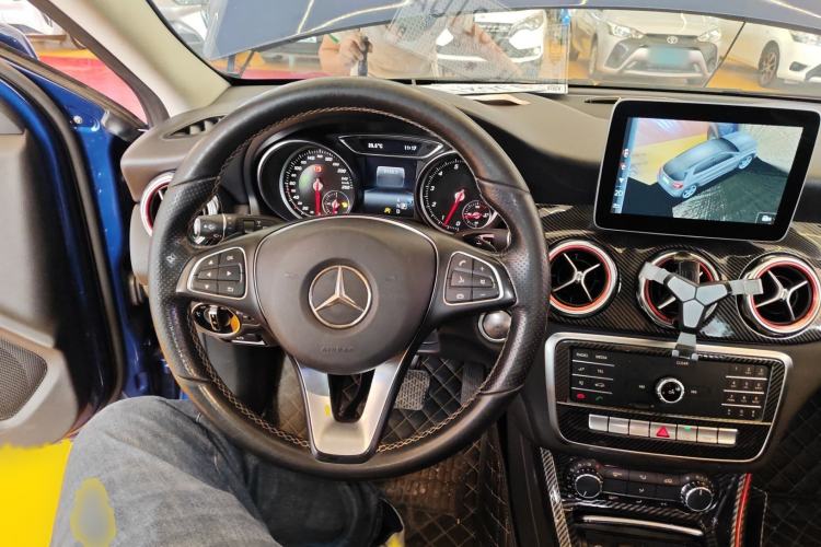 Used Mercedes-Benz GLA 2018 GLA 200 Sport Edition Steering Wheel