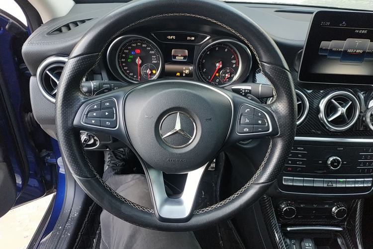Used Mercedes-Benz GLA 2018 GLA 220 4MATIC Sport Edition Steering Wheel