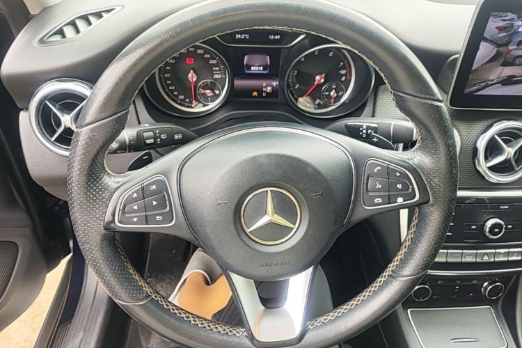 Used Mercedes-Benz GLA 2018 GLA 200 Sport Edition Steering Wheel