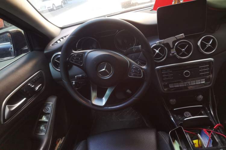 Used Mercedes-Benz GLA 2018 GLA 200 Sport Edition Steering Wheel
