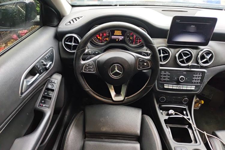 Used Mercedes-Benz GLA 2018 GLA 200 Fashion Model Steering Wheel