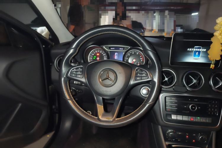 Used Mercedes-Benz GLA 2018 GLA 200 Sport Edition Steering Wheel