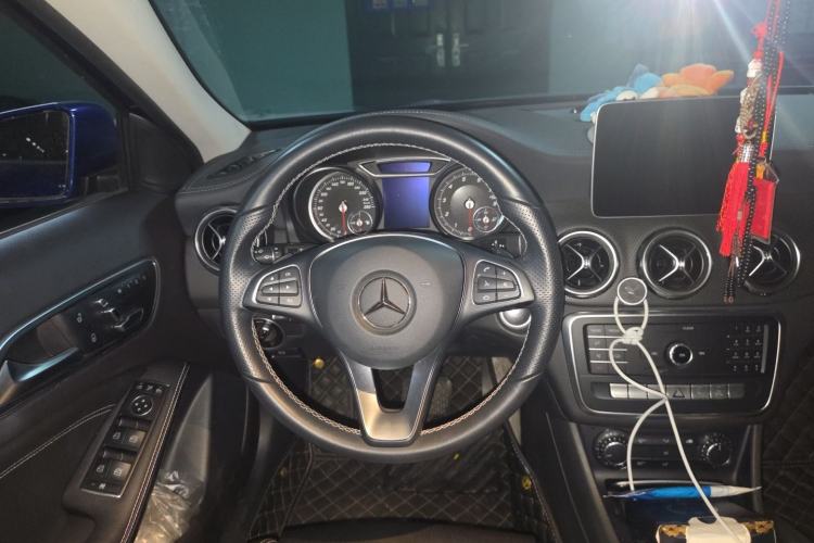 Used Mercedes-Benz GLA 2018 GLA 200 Fashion Model Steering Wheel