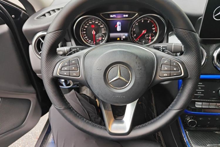 Used Mercedes-Benz GLA 2018 GLA 200 Sport Edition Steering Wheel