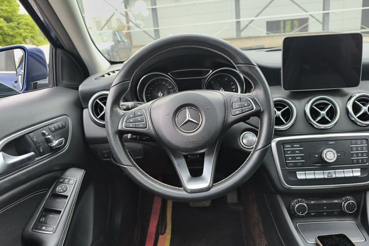 Used Mercedes-Benz GLA 2018 GLA 200 Fashion Model Steering Wheel