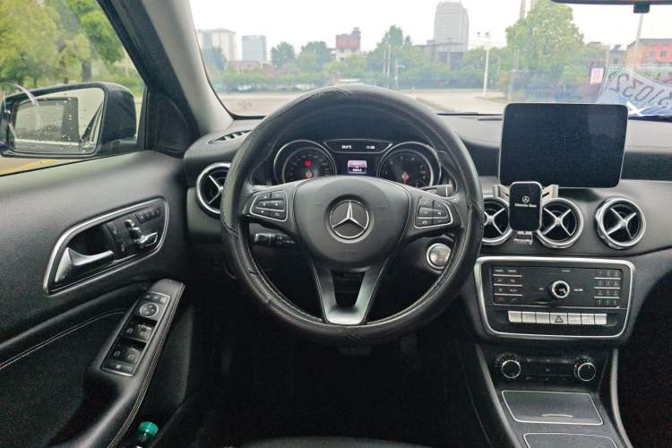 Used Mercedes-Benz GLA 2018 GLA 200 Fashion Model Steering Wheel
