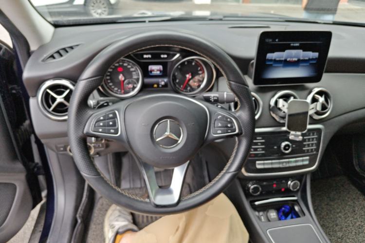 Used Mercedes-Benz GLA 2018 GLA 200 Sport Edition Steering Wheel