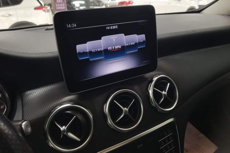 Used Mercedes-Benz GLA 2018 GLA 200 Fashion Model Audio And AC Panel