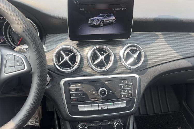Used Mercedes-Benz GLA 2018 GLA 200 Sport Edition Audio And AC Panel