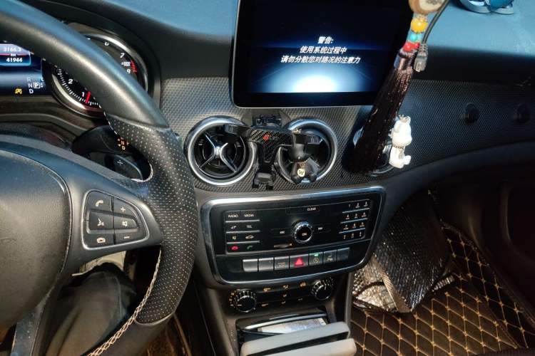 Used Mercedes-Benz GLA 2018 GLA 200 Sport Edition Audio And AC Panel