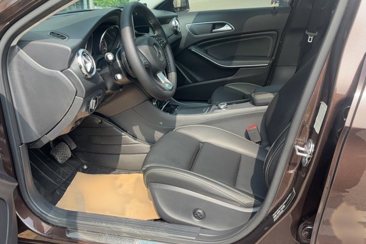 Used Mercedes-Benz GLA 2018 GLA 200 Sport Edition Driver Seat