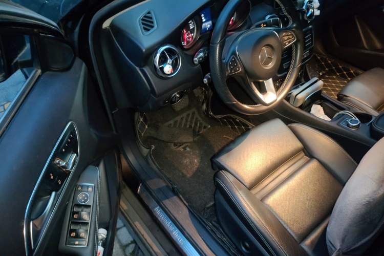 Used Mercedes-Benz GLA 2018 GLA 200 Sport Edition Driver Seat