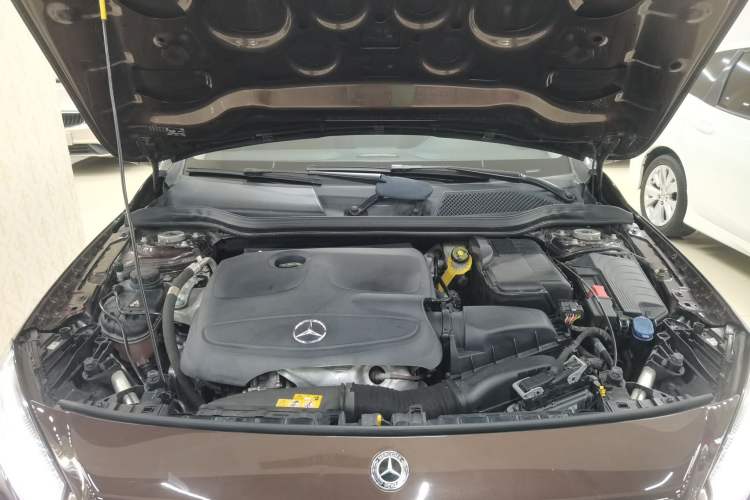 Used Mercedes-Benz GLA 2018 GLA 200 Fashion Model Engine Bay